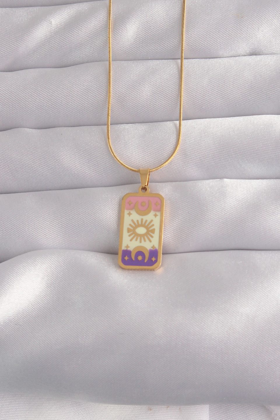 Shekka 316L Çelik Gold Renk Karışık Mineli Ay Figür Tarot Kolye
