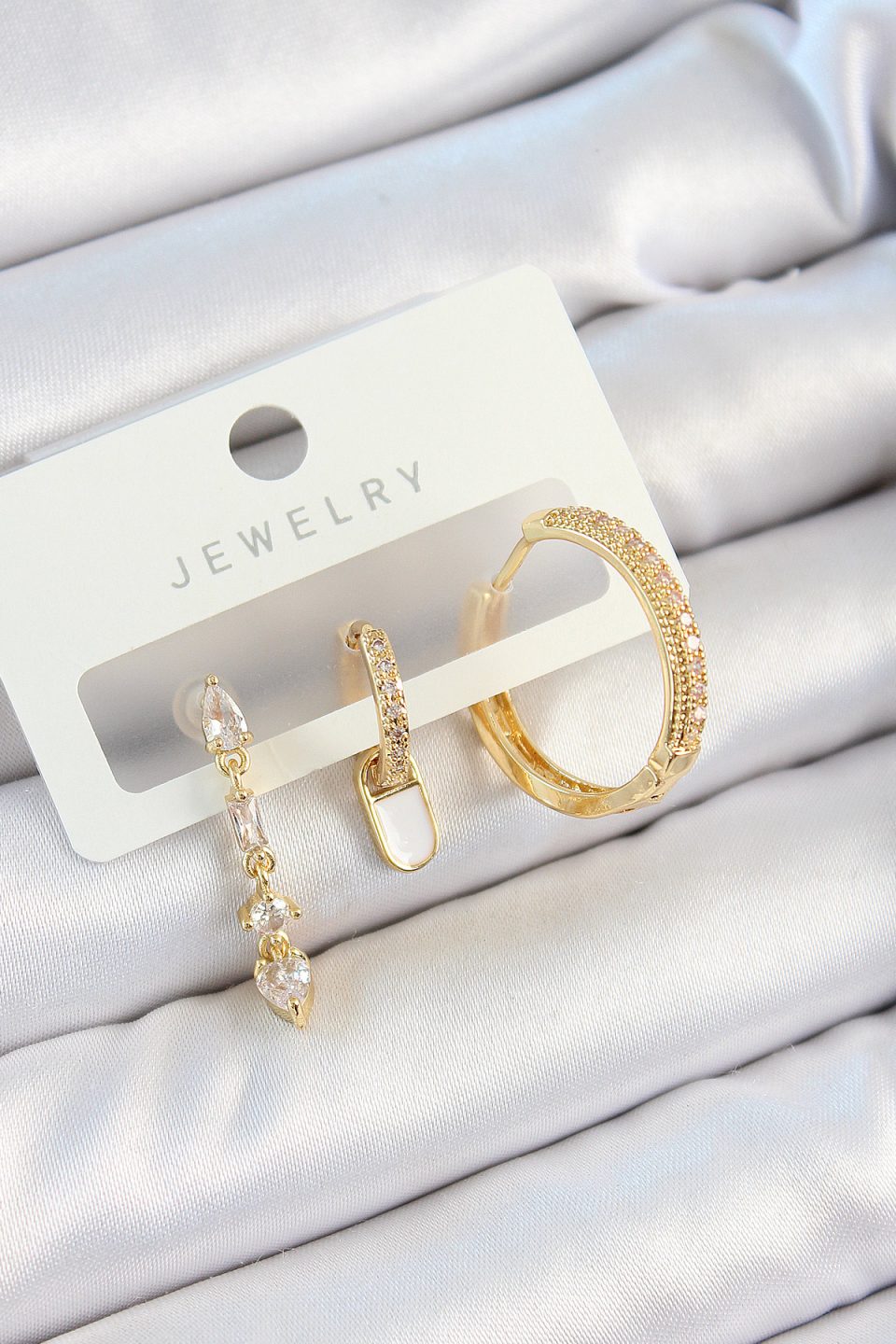 Shekka Pirinç Zirkon Taşlı Sallantılı Model Gold Renk 3'lü Çift Kadın Küpe Set