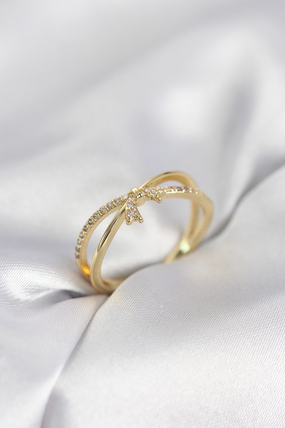 Shekka Gold Renk Zirkon Taşlı Fiyonk Model Kadın Yüzük