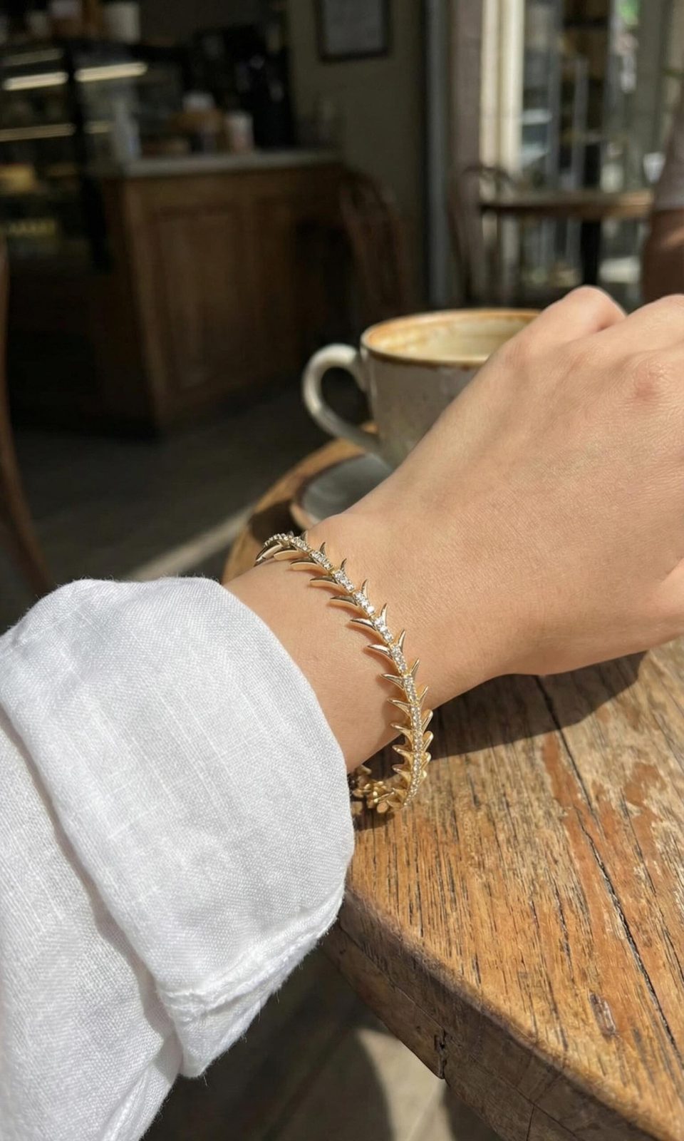 Shekka Pirinç Gold Renk Balık Sırtı Model Zirkon Taşlı Kadın Bileklik — görsel 2
