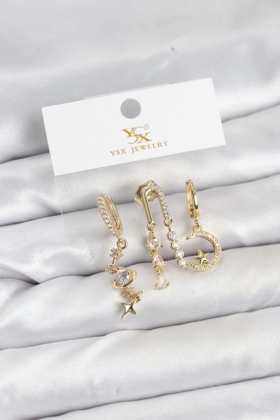 Shekka Pirinç Gold Renk Zirkon Taşlı Uzay Model YSX Trio Küpe Seti