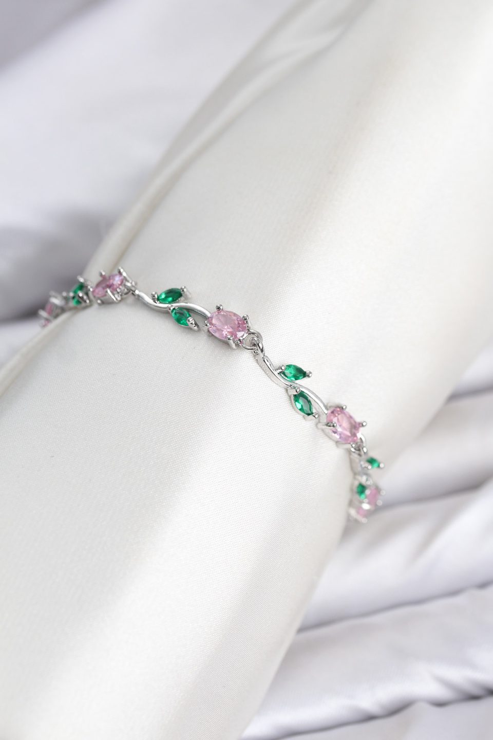 Shekka Pirinç Gümüş Renk Pembe Zirkon Taşlı Çiçek Model Kadın Bileklik — görsel 3