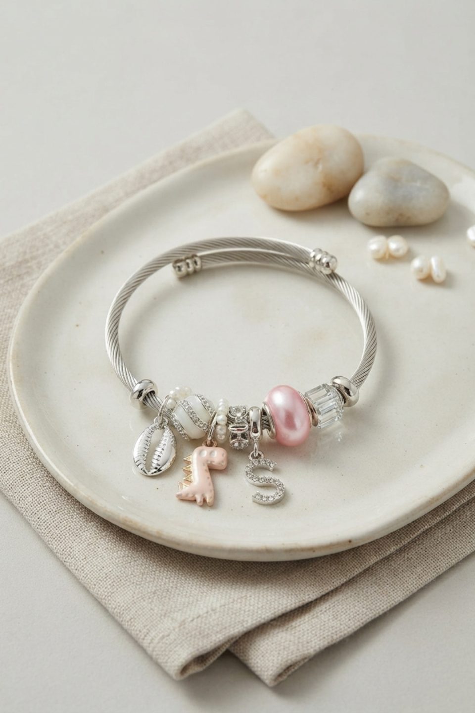 Shekka Pembe Dinazor Model Charmlı Gümüş Renk Bileklik
