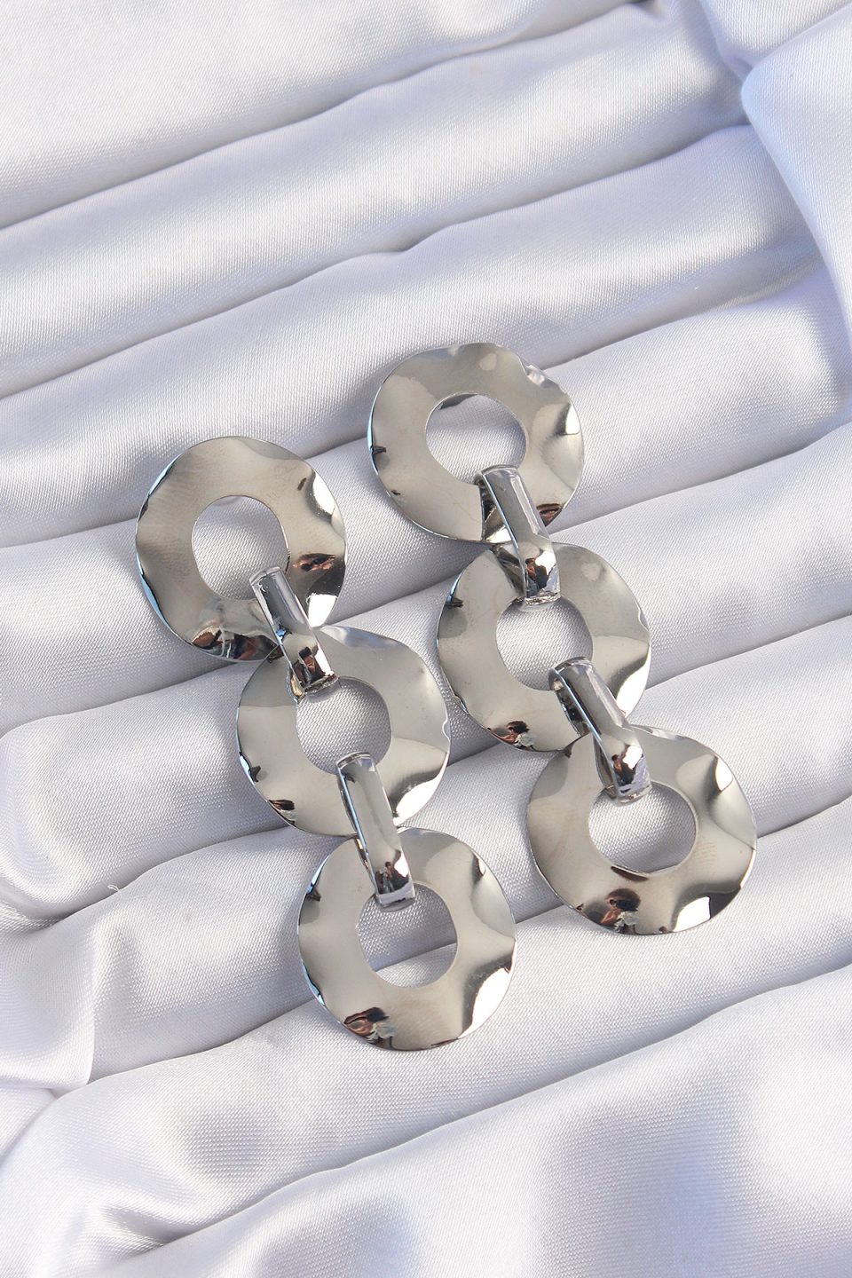 Shekka Pirinç Gümüş Renk Oval Ayna Model Sallantılı Küpe