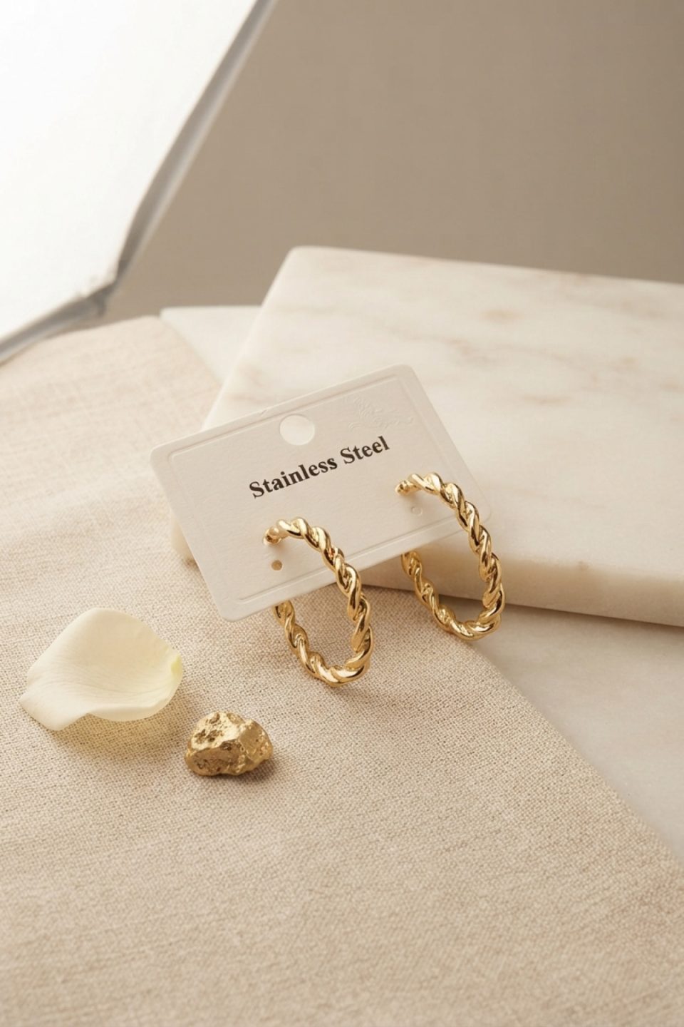 Shekka 316L Çelik Gold Renk Kıvrımlı Halka Tasarım Model Küpe