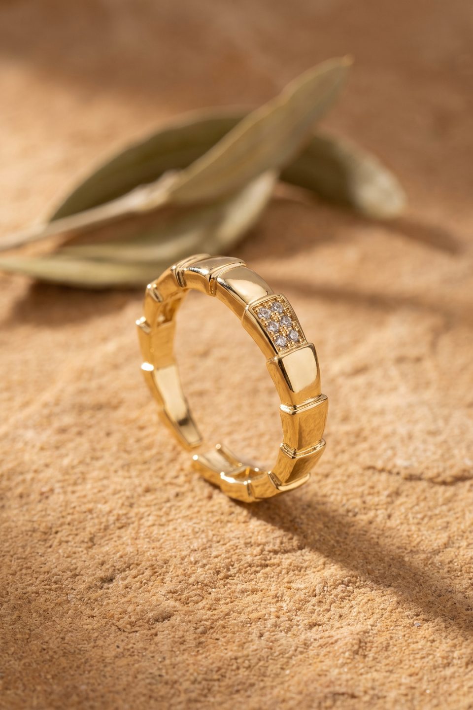 Shekka Gold Renk Yılan Model Zirkon Taşlı Kadın Yüzük