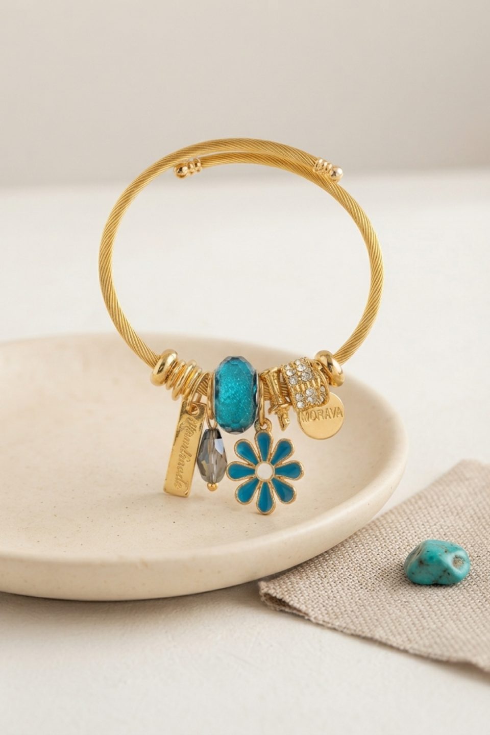 Shekka Mavi Papatya Model Gold Renk Charmlı Bileklik