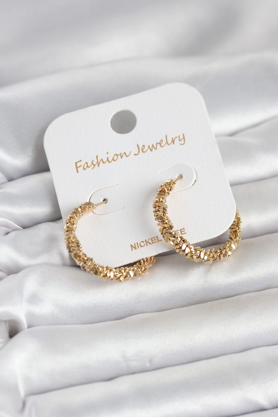 Shekka Gold Renk Pirinç Tırtık Model Kadın Küpe
