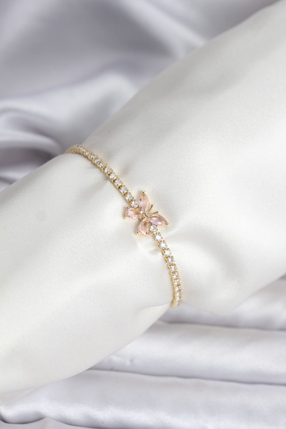 Shekka Kelebek Model Zirkon Taşlı Gold Renk Pirinç Su Yolu Kadın Bileklik