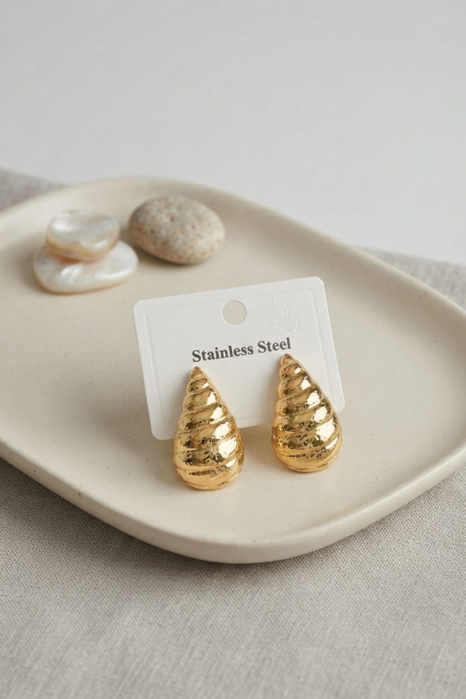 Shekka 316L Çelik Gold Renk Vintage Damla Model Küpe