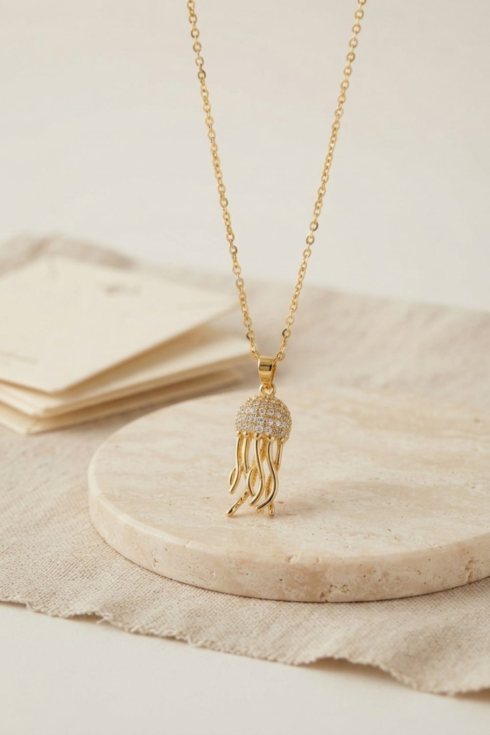 Shekka 316L Çelik Zincir Gold Renk Zirkon Taşlı Jellyfish Model Kolye