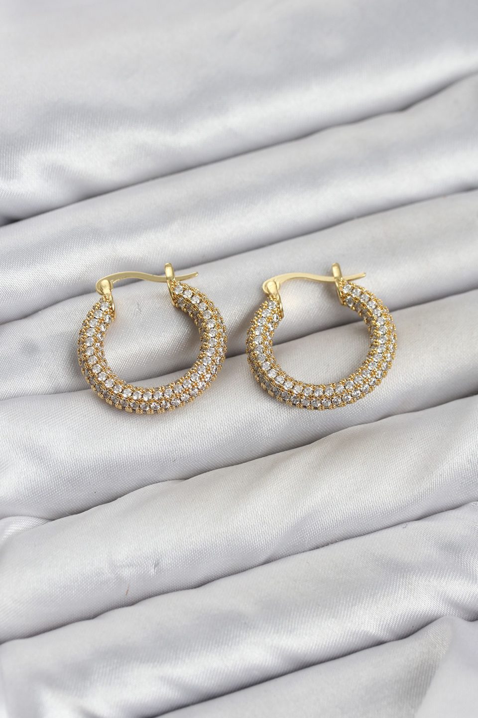 Shekka Gold Renk Full Zirkon Taşlı Halka Kadın Küpe — görsel 2