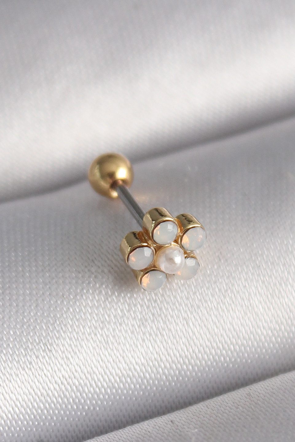 Shekka 316L Çelik Gold Renk Zirkon Taşlı Çiçek Model Tragus Piercing