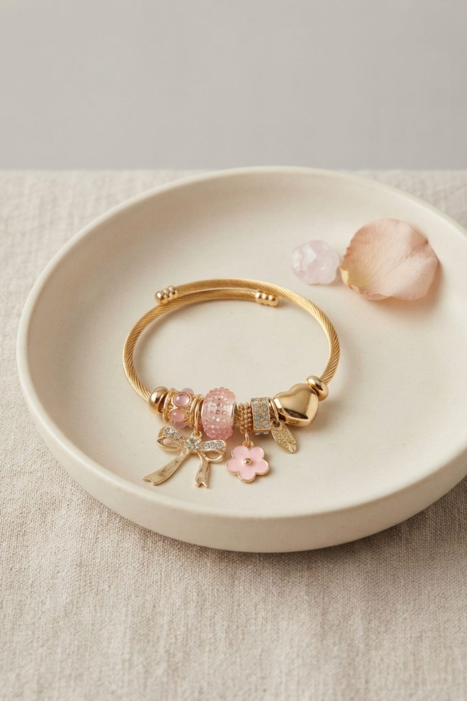 Shekka Fiyonk Charmlı Pembe Renk Gold Bileklik