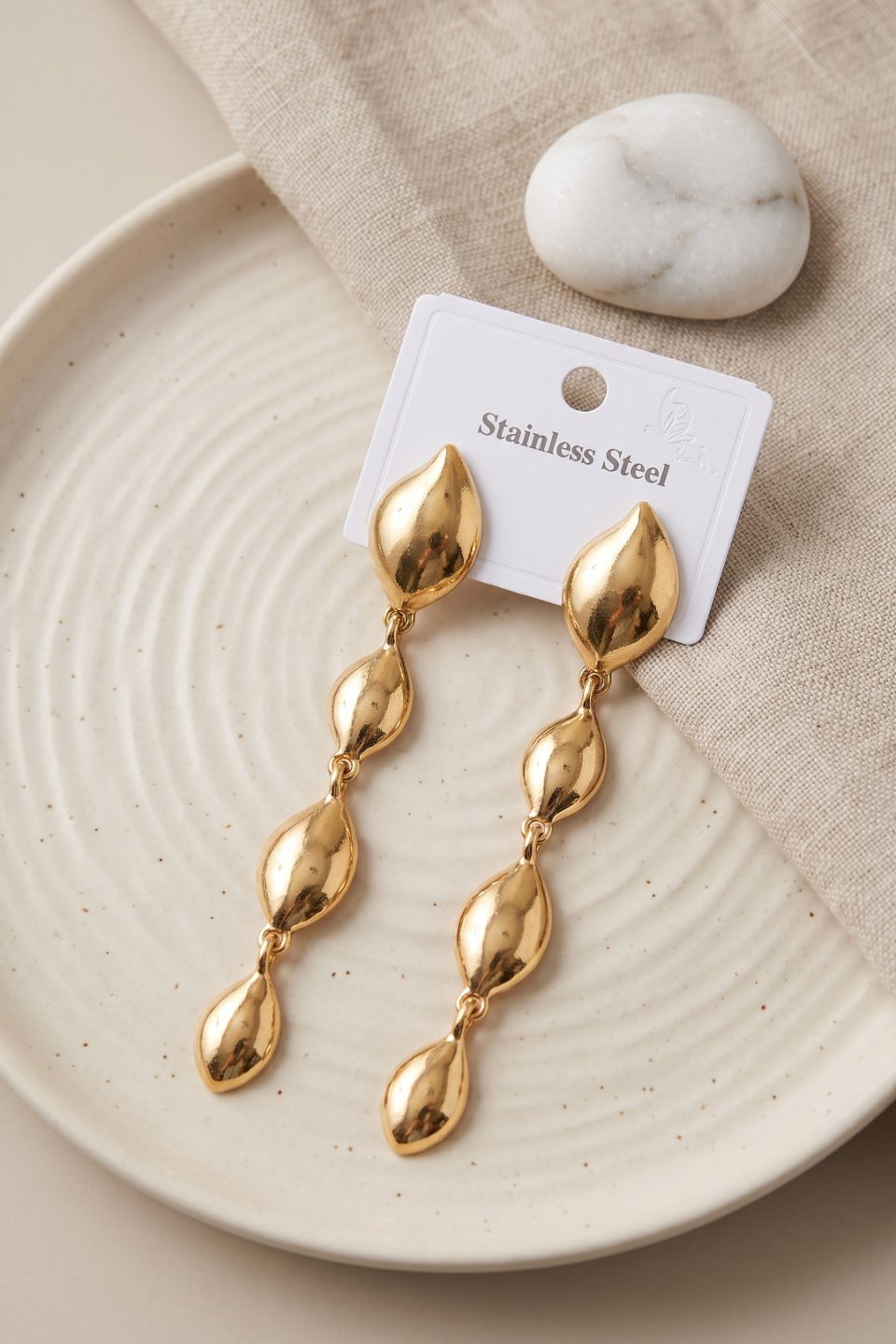 Shekka 316L Çelik Gold Renk Yaprak Motifli Uzun Tasarım Küpe