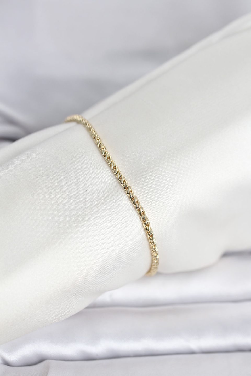 Shekka CM 14K Gold Renk Burgulu Zincir Model Kadın Bileklik