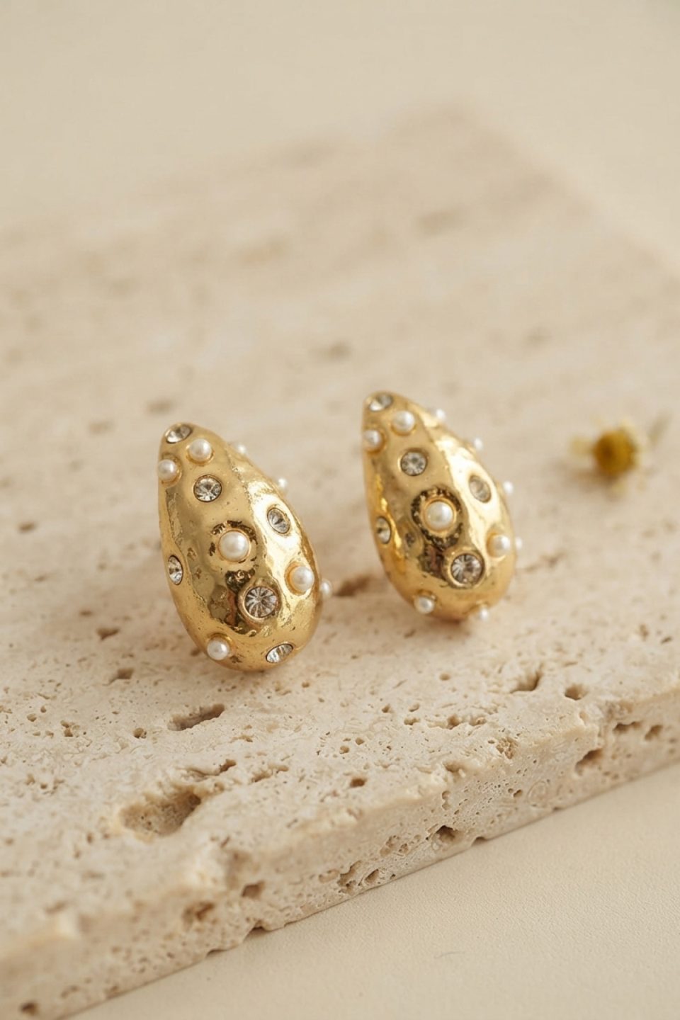 Shekka 316L Çelik Gold Renk Taşlı Damla Model Küpe — görsel 2