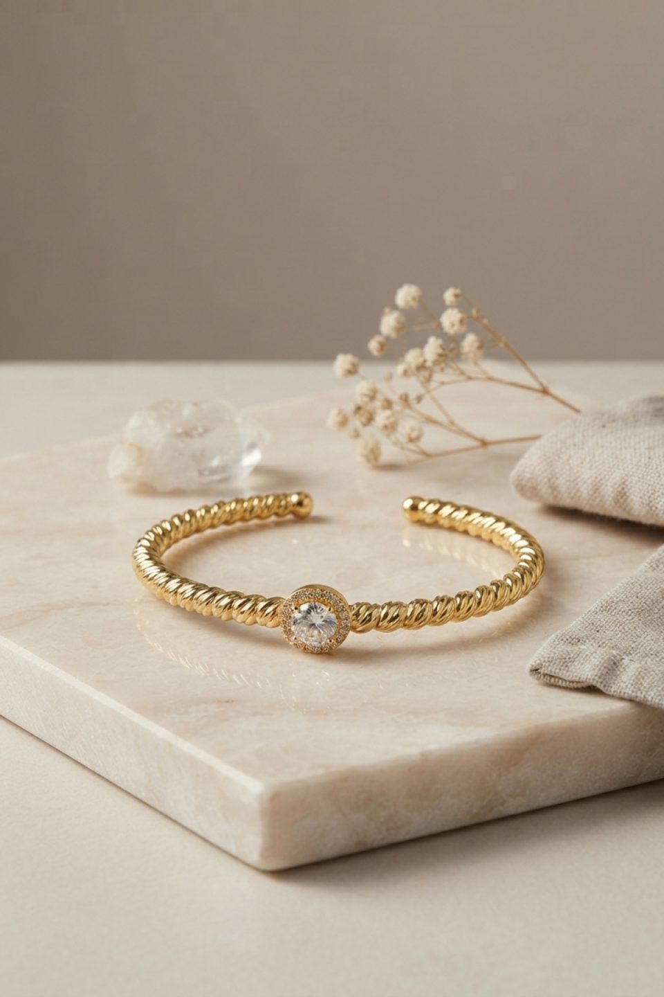 Shekka Gold Renk Dorika Model Yuvarlak Zirkon Taşlı Kadın Bileklik