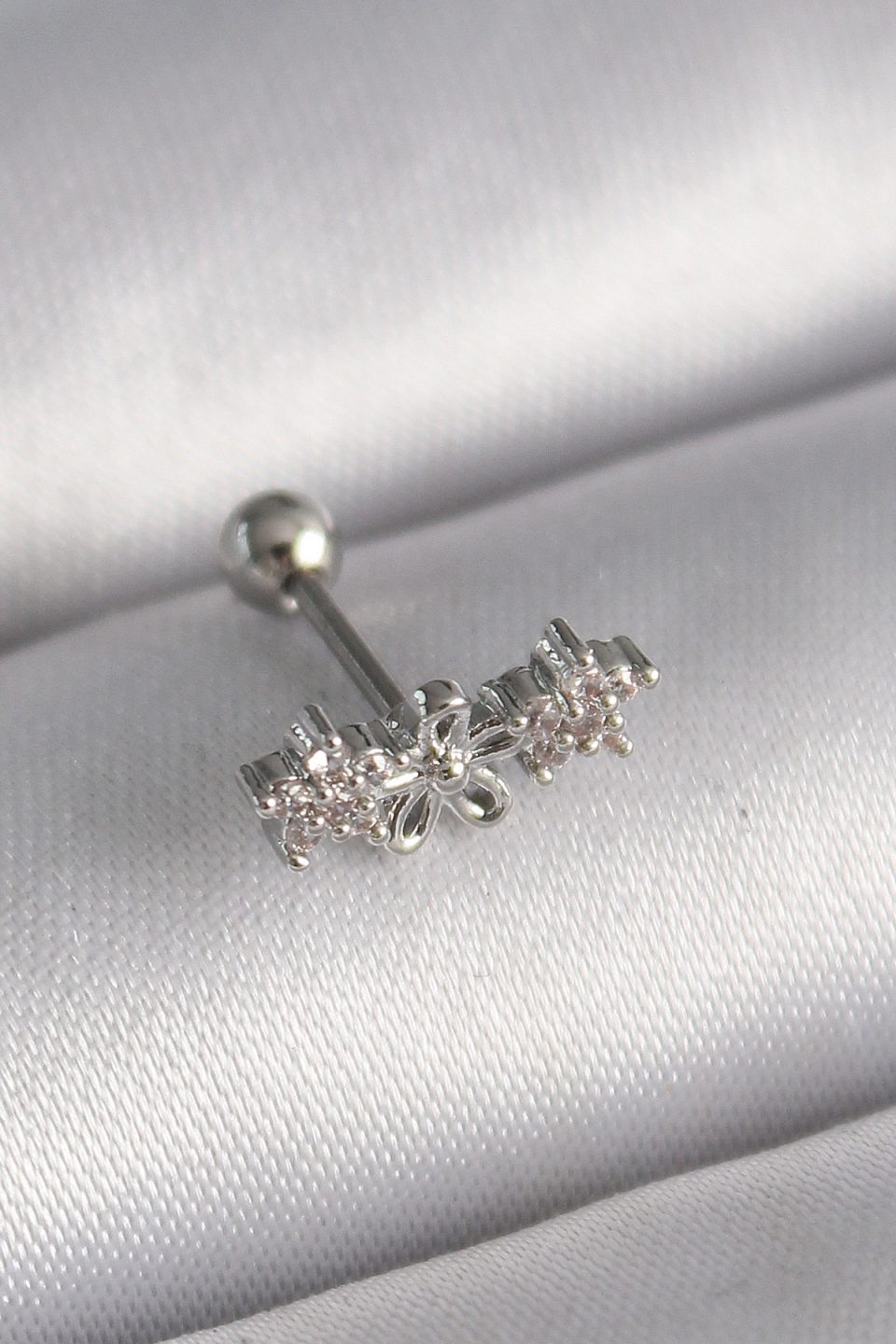 Shekka 316L Çelik Gümüş Renk Zirkon Taşlı Çiçek Tragus Piercing