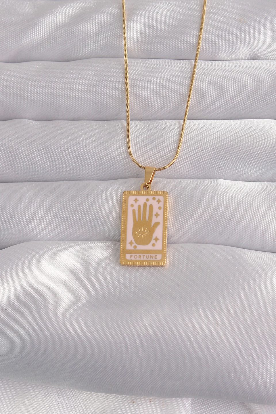 Shekka 316L Çelik Gold Renk Pembe Mineli El Figür Tarot Kolye