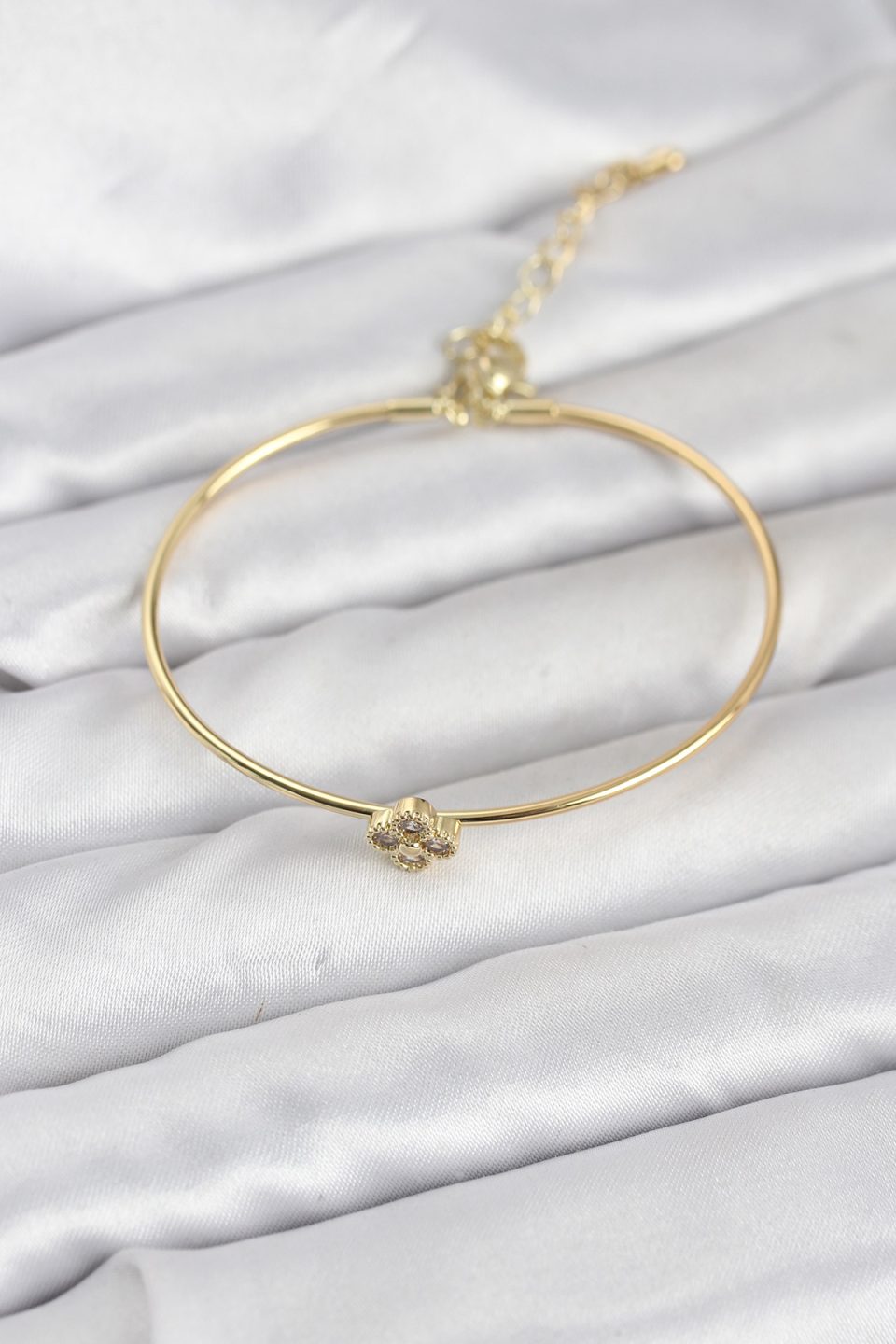 Shekka Zirkon Taşlı Yonca Model Gold Renk Kadın Bileklik