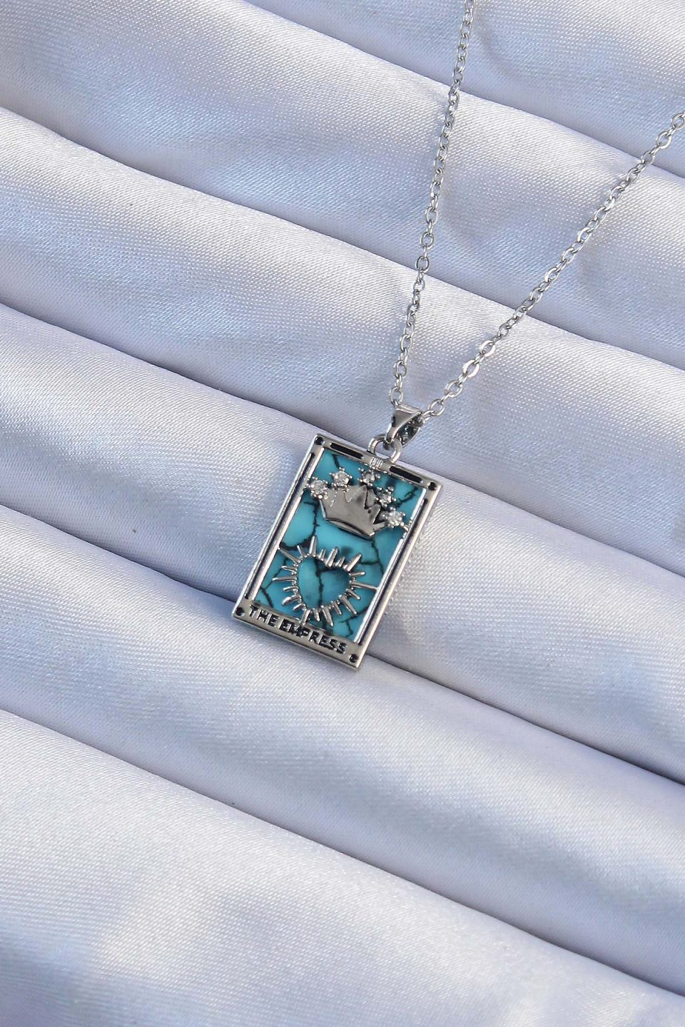 Shekka 316L Çelik Zincir Gümüş Renk Zirkon Taşlı Mavi Mermer Desenli Taç Model Tarot Kolye