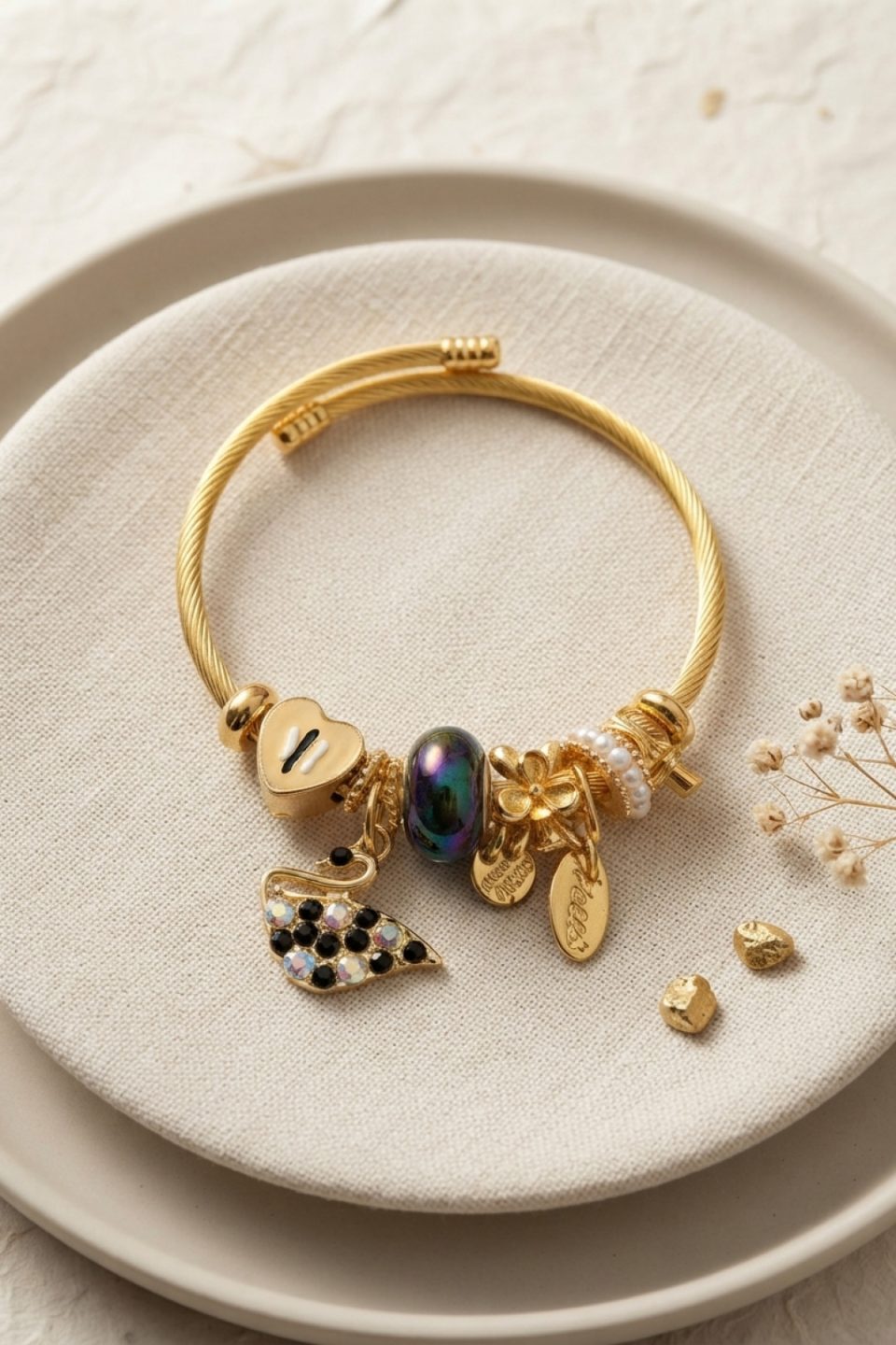 Shekka Siyah Swan Model Charmlı Bileklik