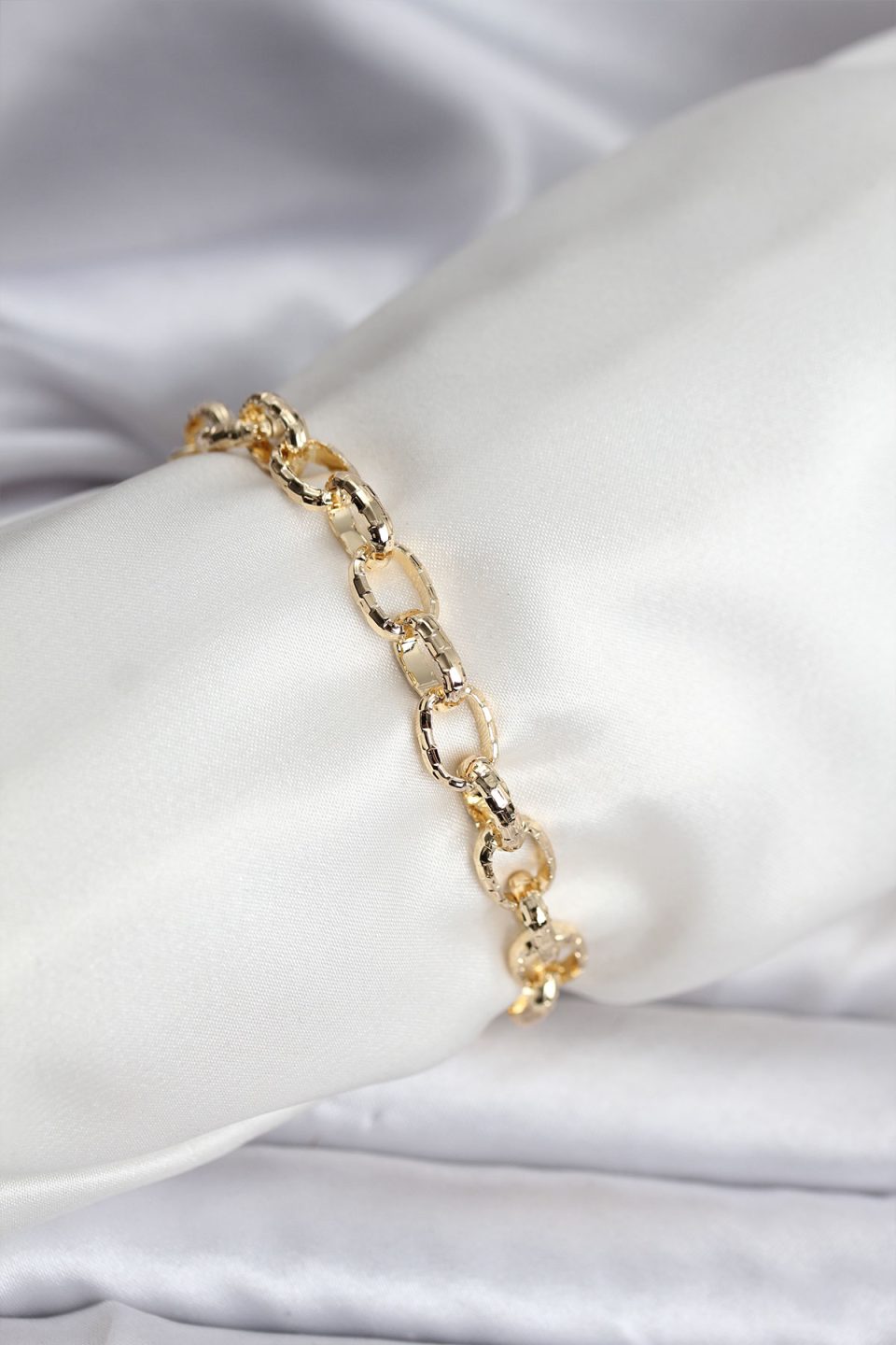 Shekka 14K Gold Renk Kaplama Lazerli Zincir Model CM Kadın Bileklik