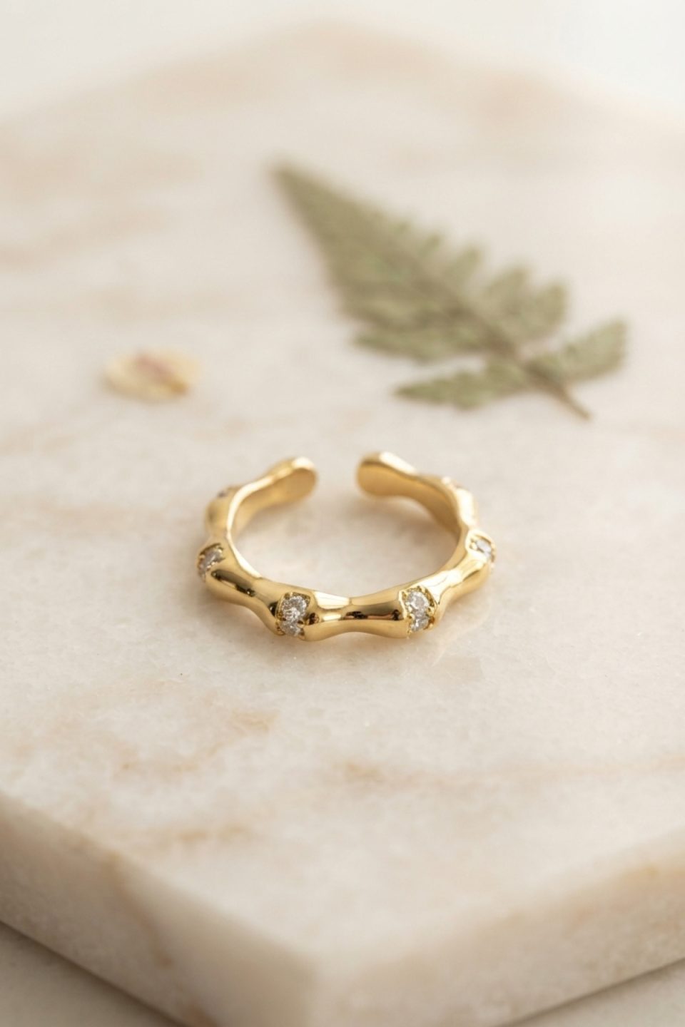 Shekka Gold Renk Kemik Model Zirkon Taşlı Kadın Yüzük