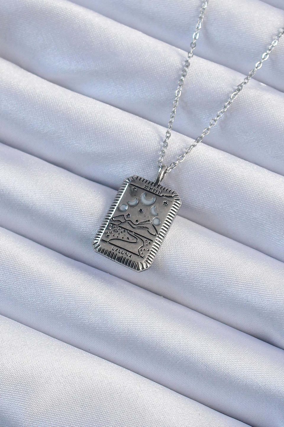 Shekka 316L Çelik Zincir Eskitme Gümüş Renk Ay Figürlü Tarot Kolye