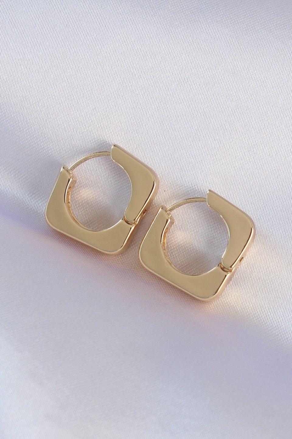 Shekka Pirinç Gold Renk Kare Küpe — görsel 2