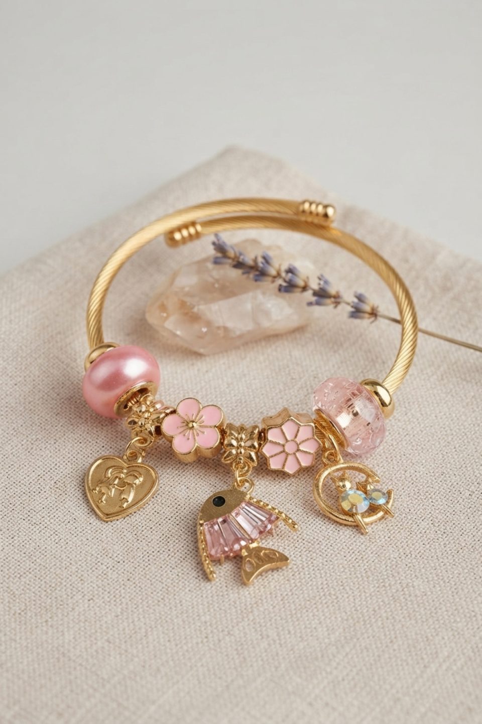 Shekka Balık Charmlı Pembe Renk Gold Bileklik