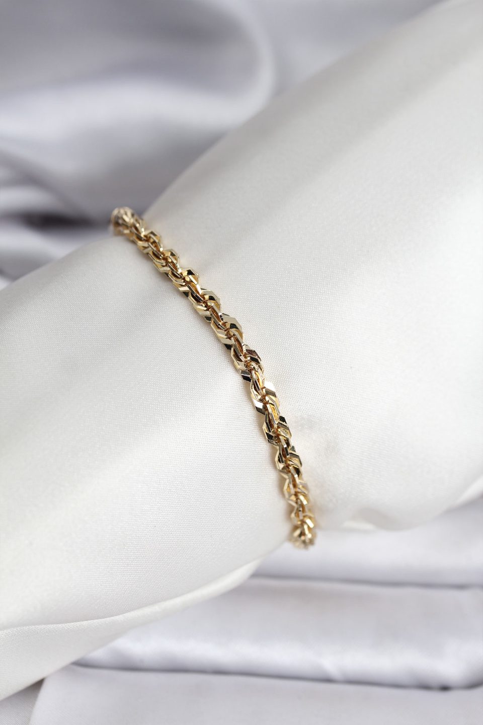 Shekka 14K Gold Renk Kaplama Burgu Zincir Model CM Kadın Bileklik