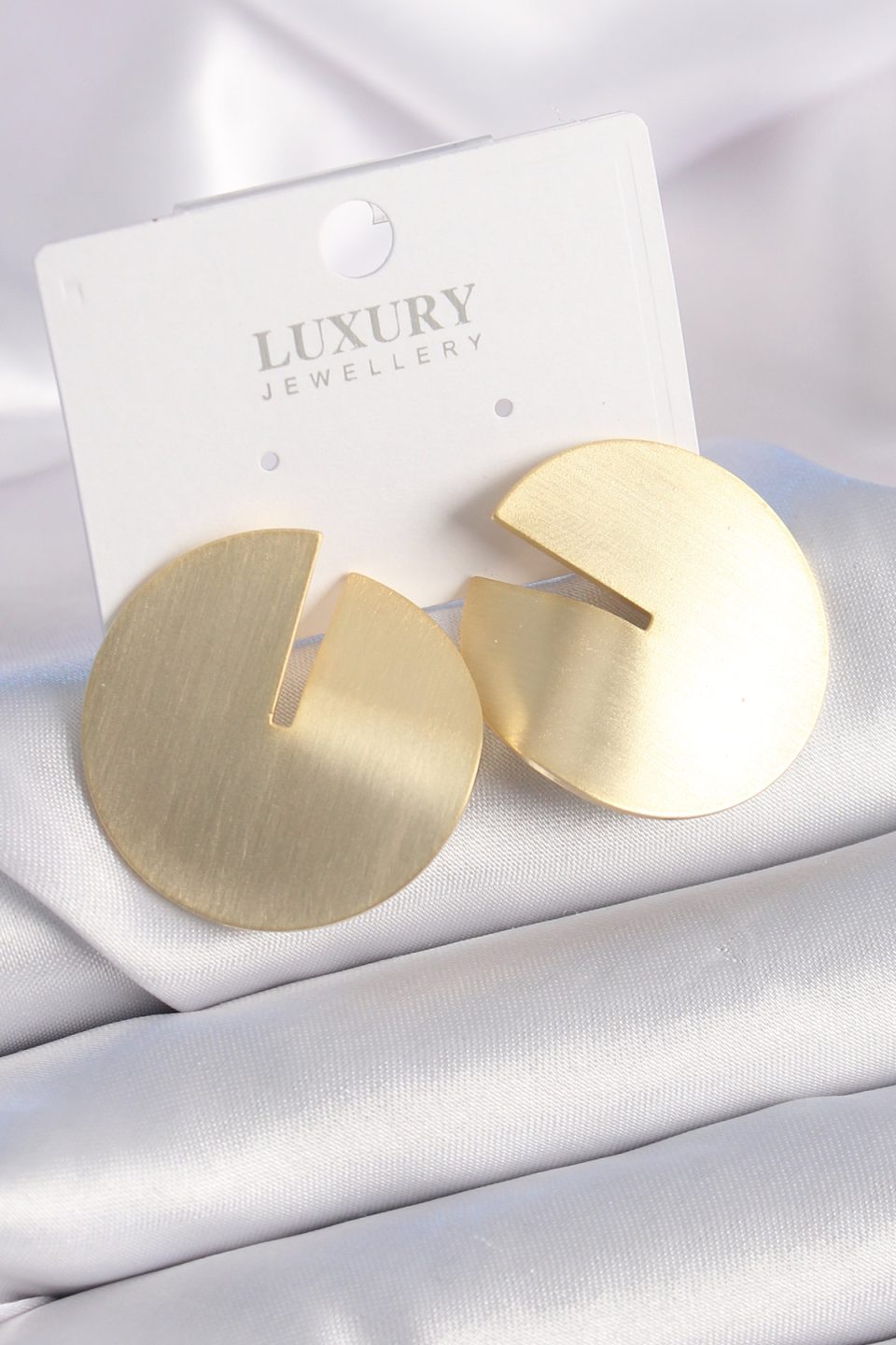 Shekka Pirinç Gold Renk Daire Plaka Model Kadın Küpe