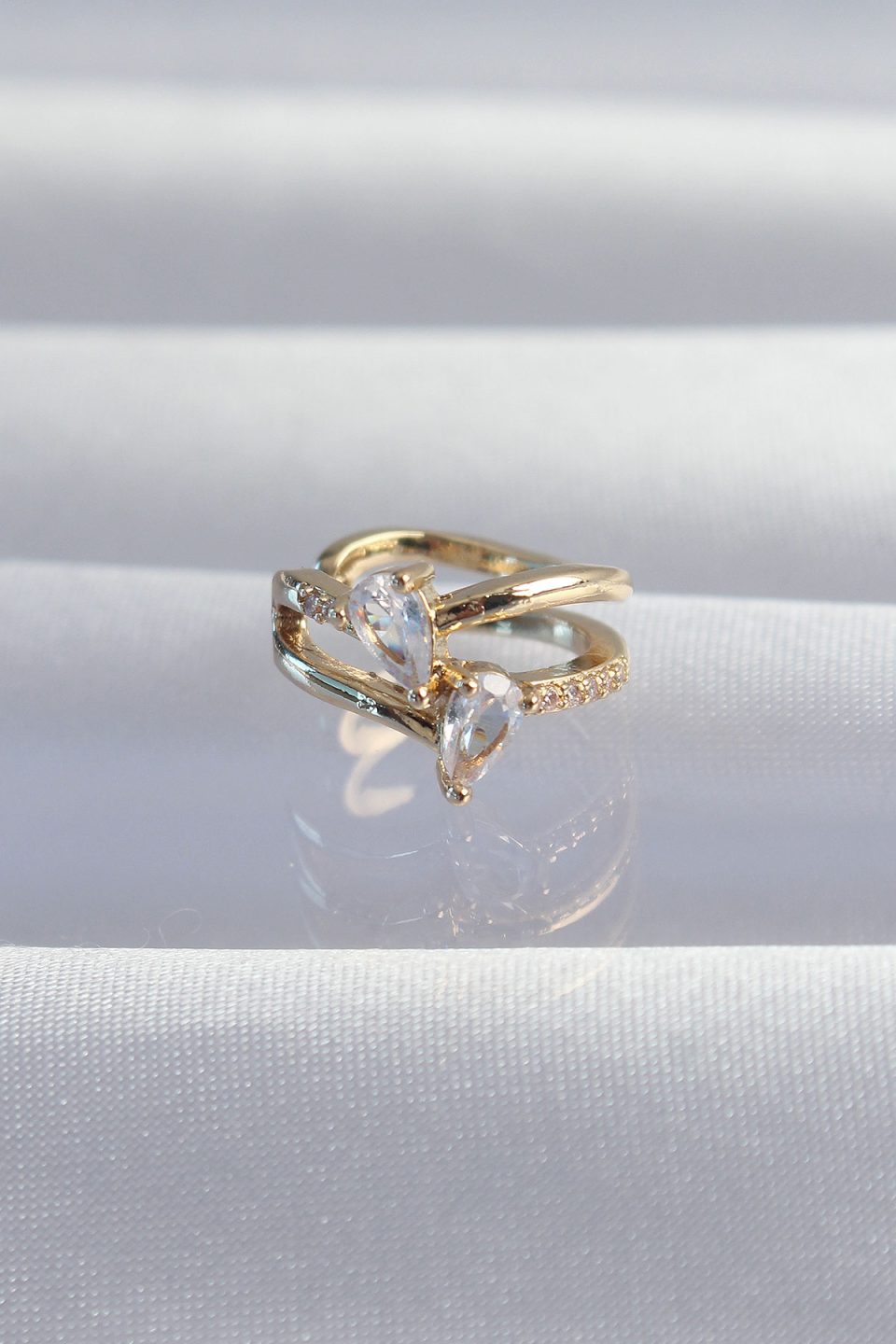 Shekka Pirinç Gold Renk Zirkon Taşlı Damla Earcuff Küpe