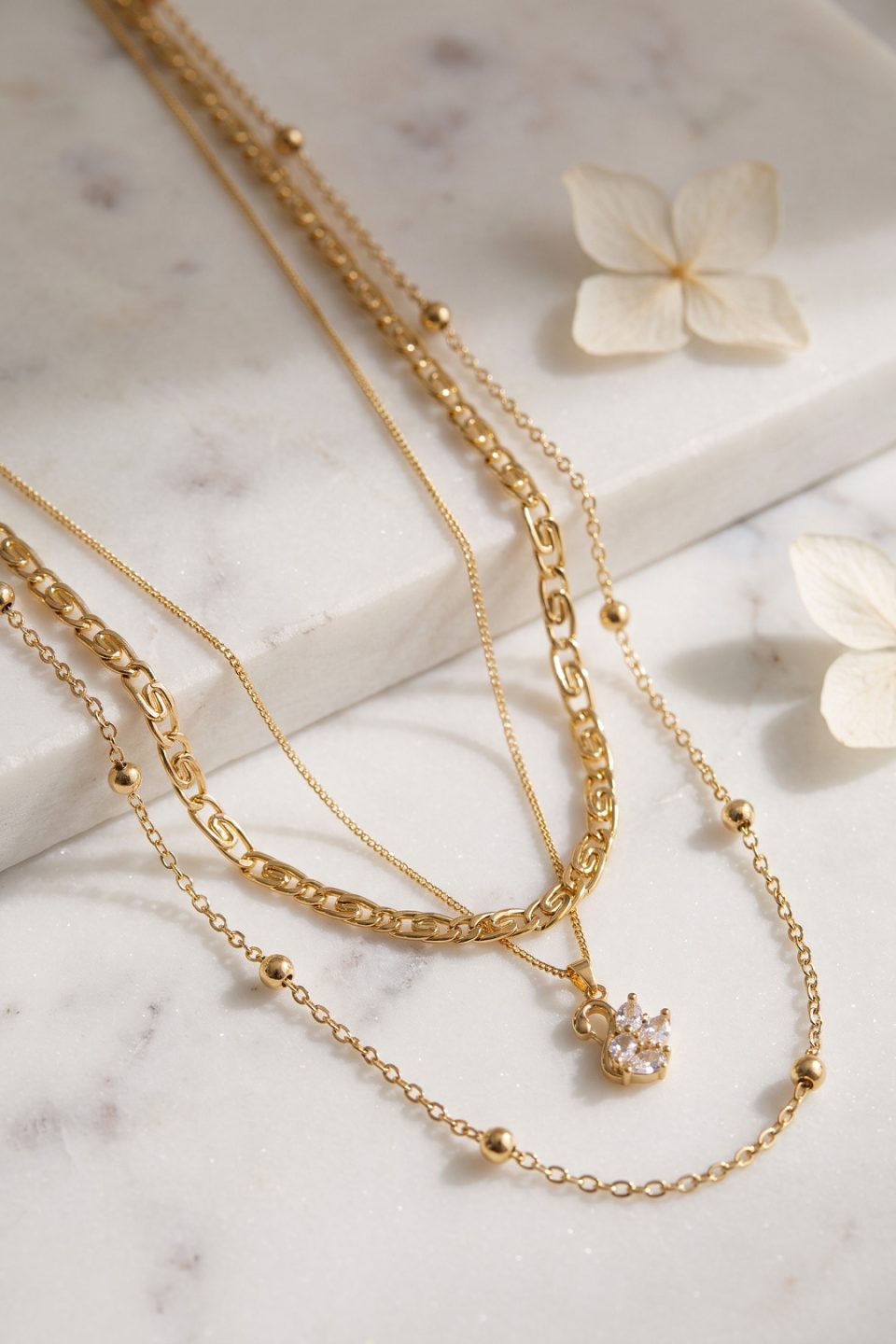 Shekka Gold Renk Pirinç Kuğu Detaylı Kadın Kombin Kolye
