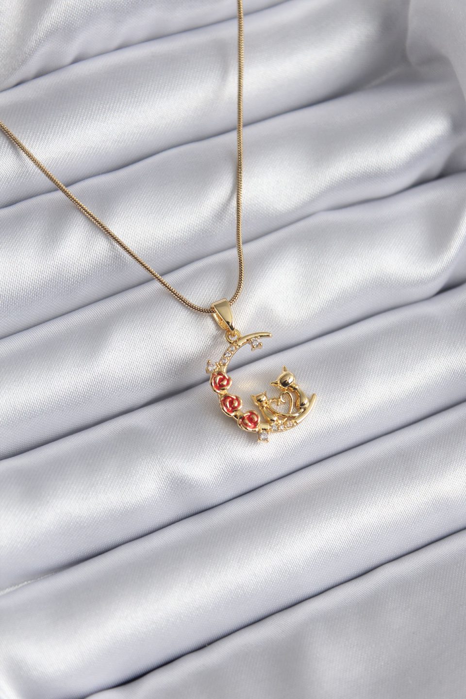 Shekka 316L Çelik Gold Renk Hilal Kedi Model Zirkon Taşlı Detay Kadın Kolye