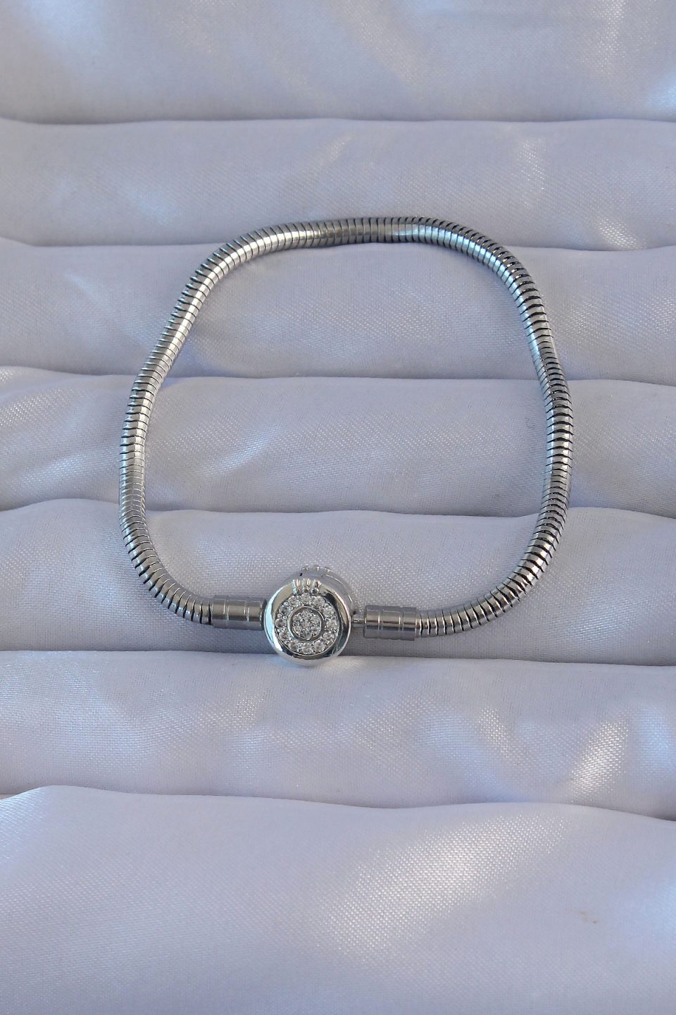 Shekka Pirinç Gümüş Renk Zirkon Taşlı Charm Bileklik