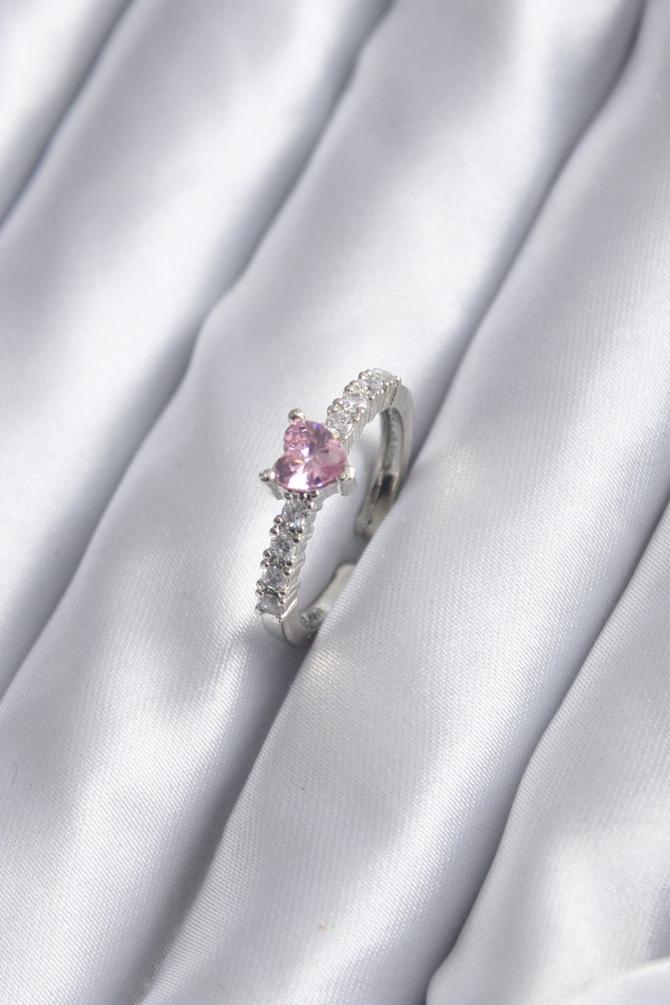 Shekka Gümüş Renk Zirkon Taşlı Pembe Kristal Kalp Model Kadın Yüzük