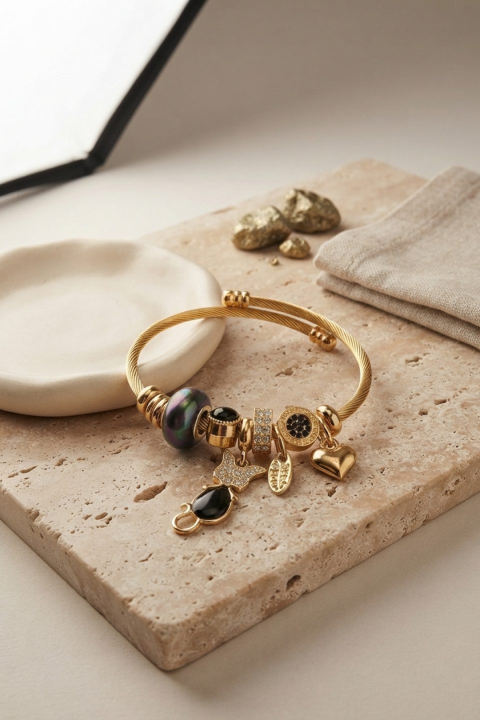 Shekka Siyah Kedi Model Gold Renk Charmlı Bileklik