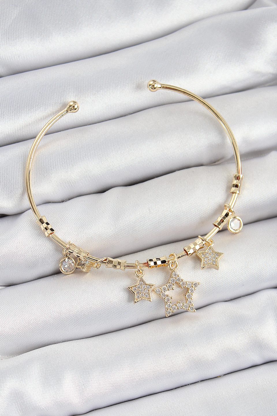 Shekka Pirinç Zirkon Taşlı Yıldız Model Gold Renk Charm Bileklik
