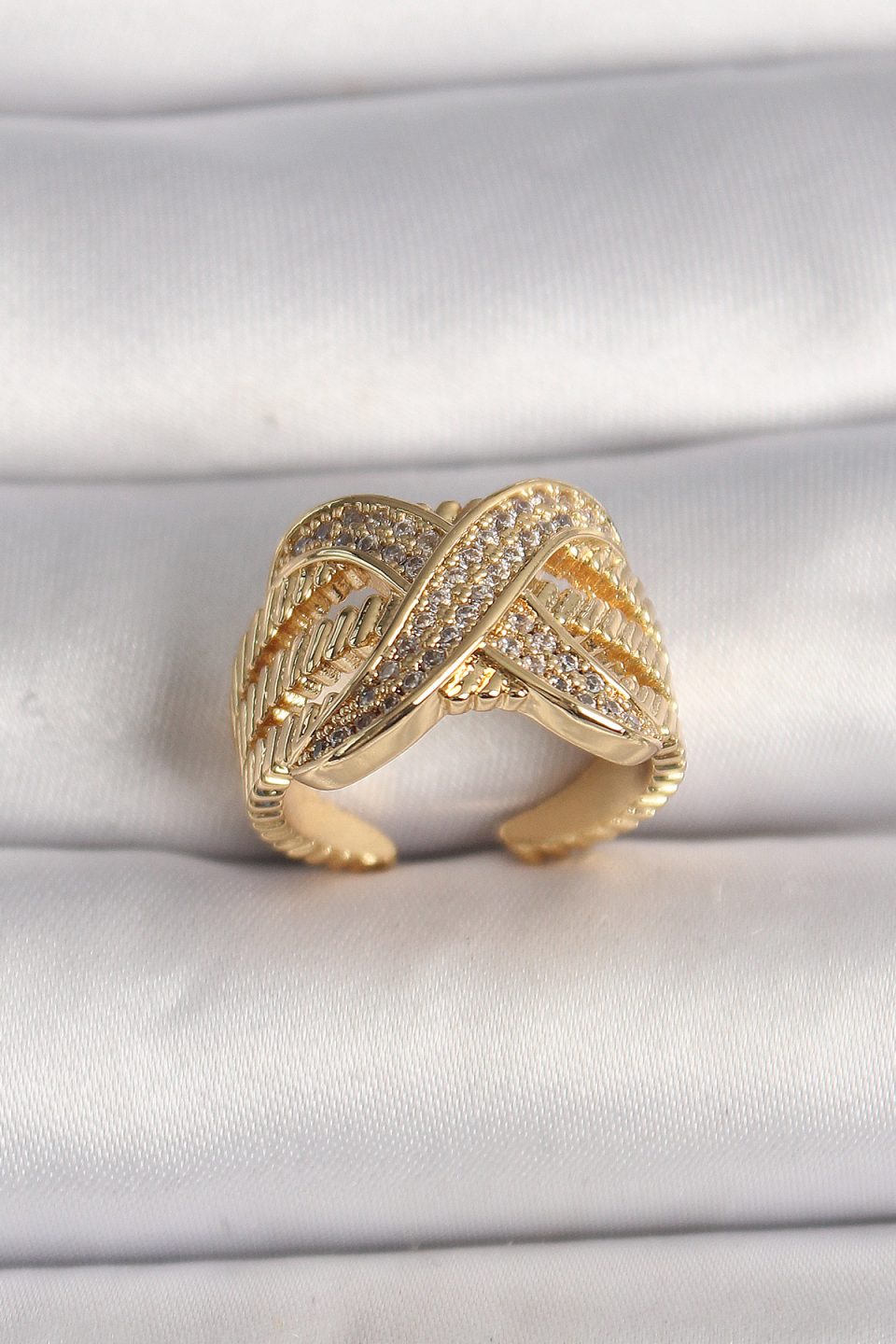 Shekka Pirinç Gold Renk Ayarlanabilir Zirkon Taşlı X Model Kadın Yüzük