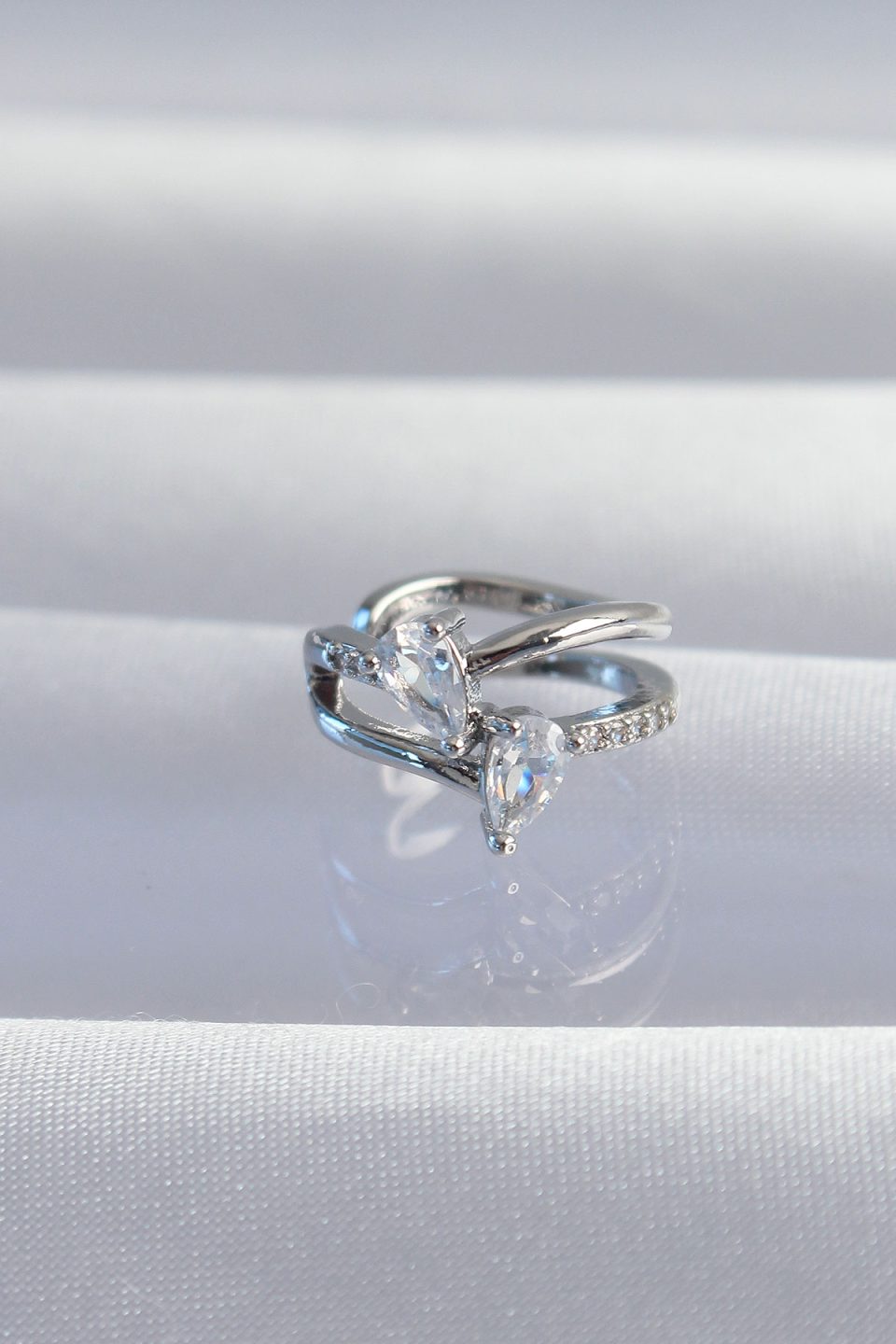 Shekka Pirinç Gümüş Renk Zirkon Taşlı Damla Earcuff Küpe