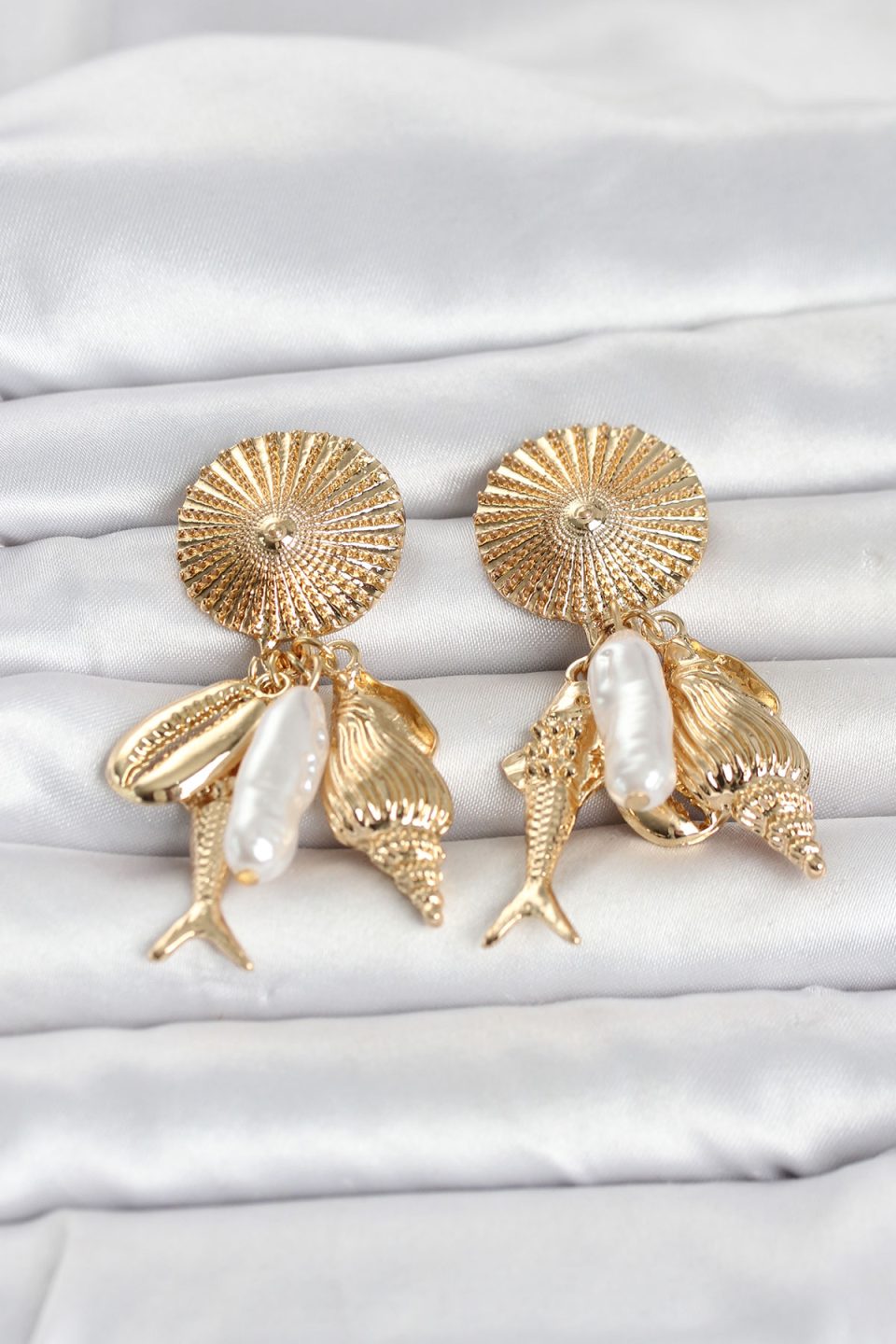 Shekka Gold Renk Deniz Temalı Vintage Kadın Küpe