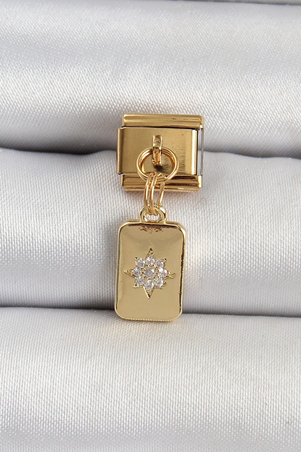 Shekka 316L Çelik Sallantılı Zirkon Taşlı Kutup Yıldızı Figürlü Dikdörtgen Model Gold Renk Nomination Charm