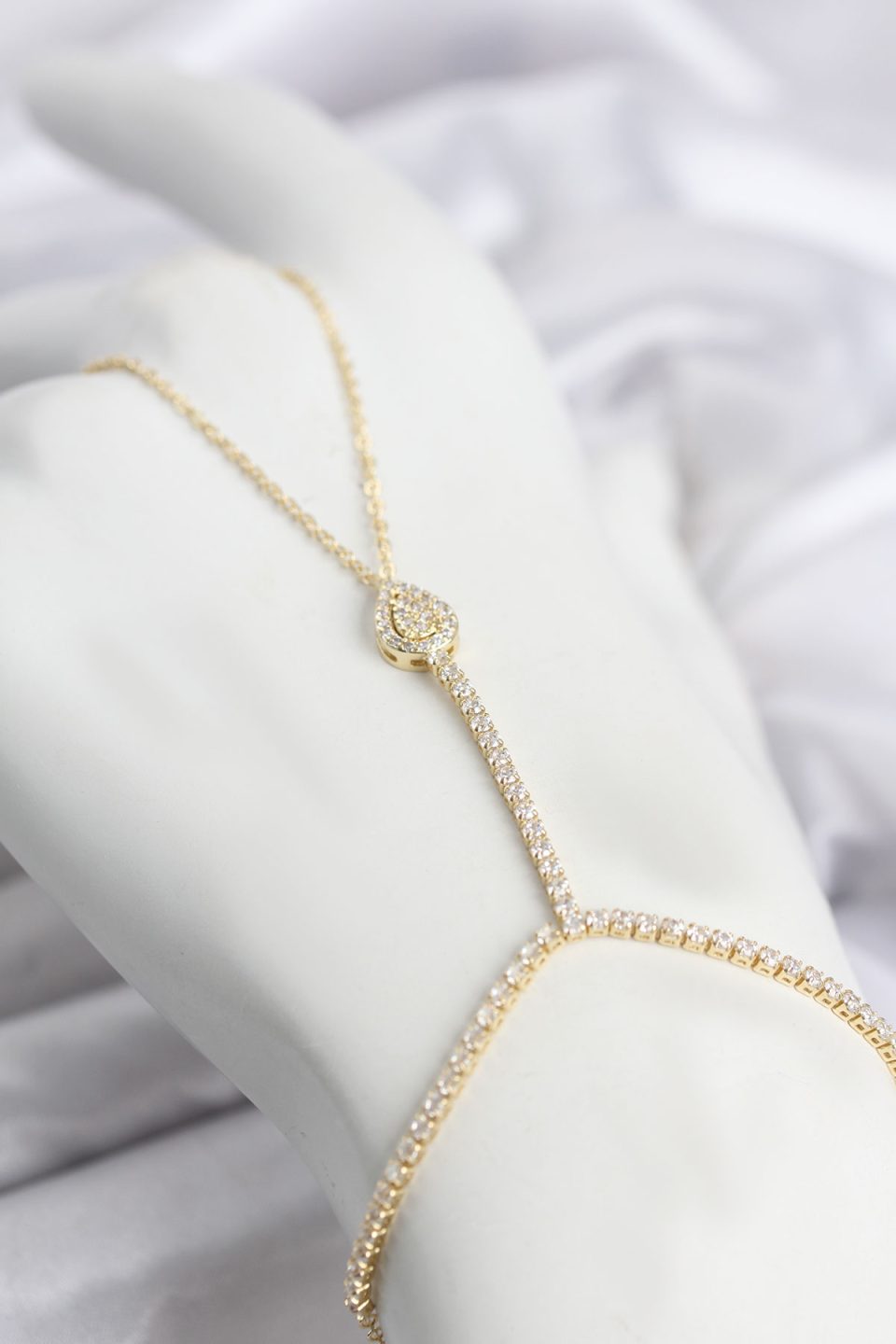 Shekka Gold Renk Pirinç Zirkon Taşlı Damla Model Şahmeran