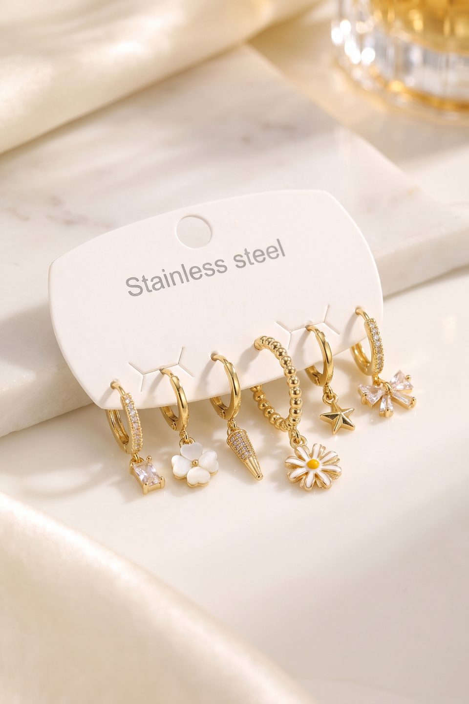 Shekka 316L Çelik Gold Renk Papatya Model Detaylı Kadın Küpe Seti