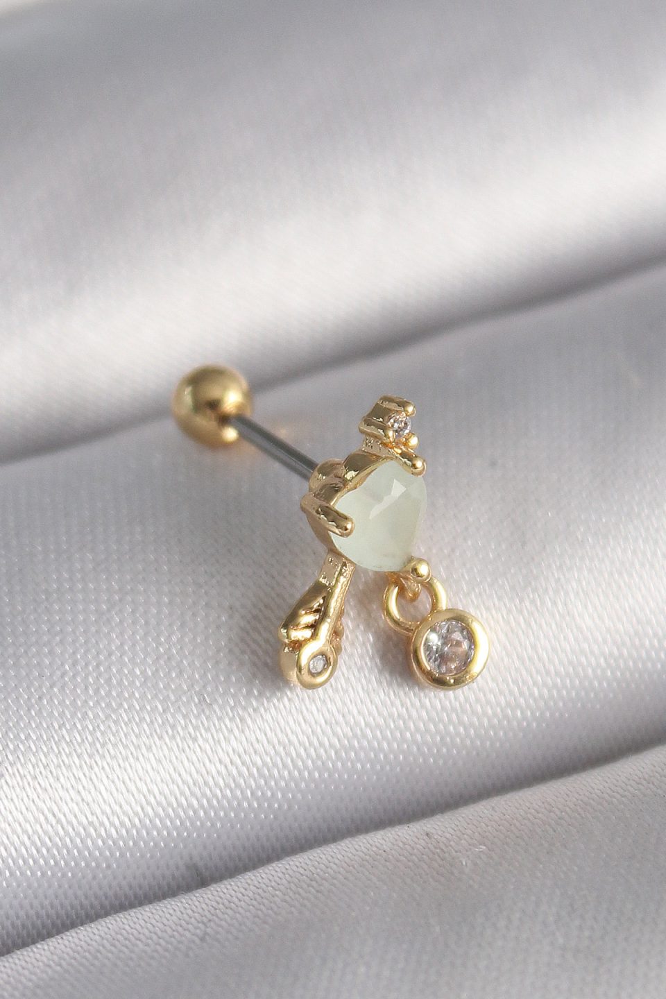Shekka 316L Çelik Gold Renk Beyaz Mineli Kalp Sallantı Zirkon Taşlı Tragus Piercing