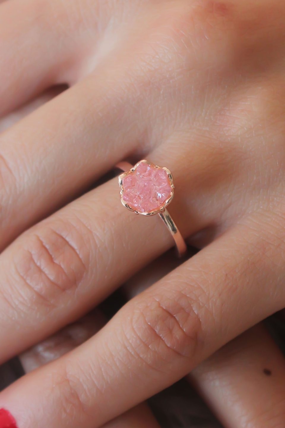Shekka Pembe Lotus Çiçek Figür Gold Renk Kadın Yüzük